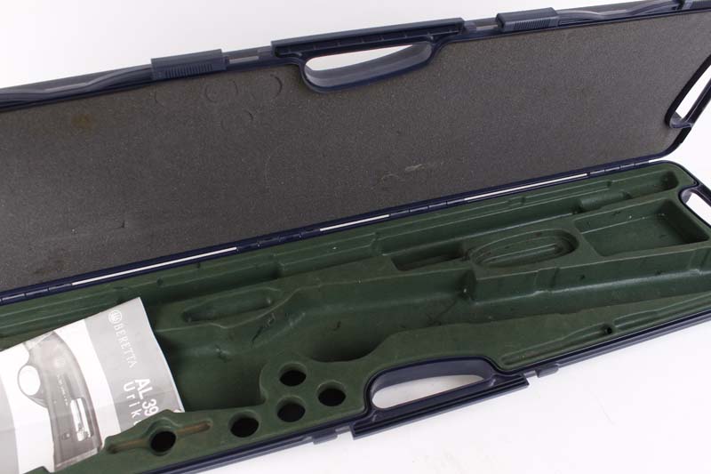 Beretta hard plastic gun case with formed interior for a Urika semi automatic - Image 2 of 2