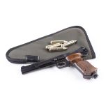 .22 Smith & Wesson Co2 air pistol, brown plastic grips, with fleece lined canvas carry pouch with