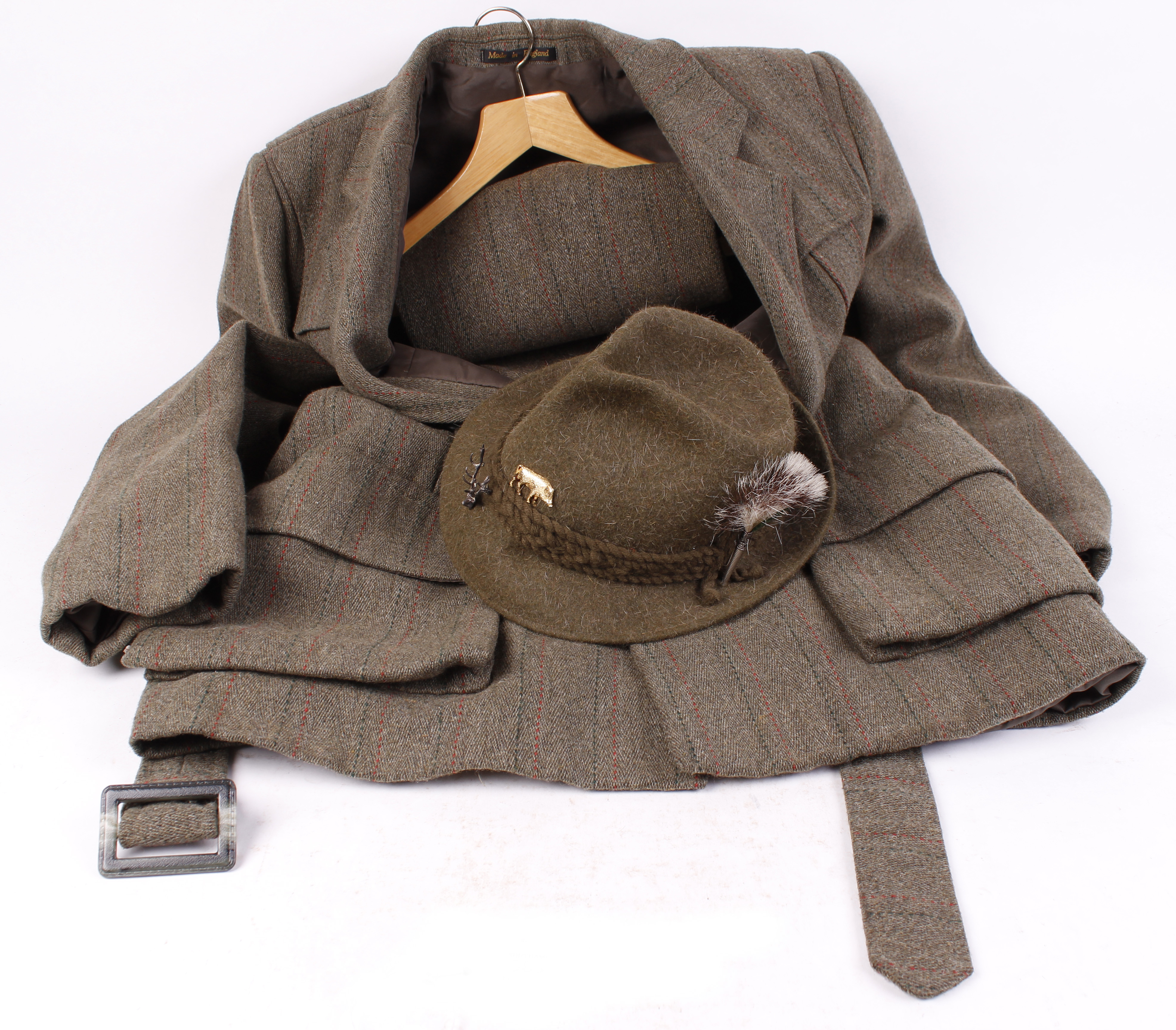 County Clothing Co. green tweed shooting suit comprising jacket and breeks, approx. size L, with