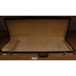 Gun flight case with reinforced corners, fleece lined, max. internal dimensions 40½ ins x 13½ ins