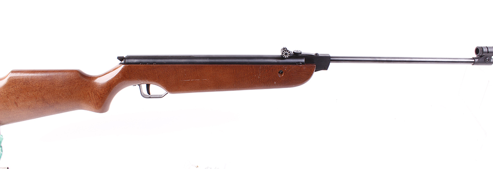 .22 Cometa 300 break barrel air rifle, tunnel foresight, adjustable rear sight, no. 17821/04 [