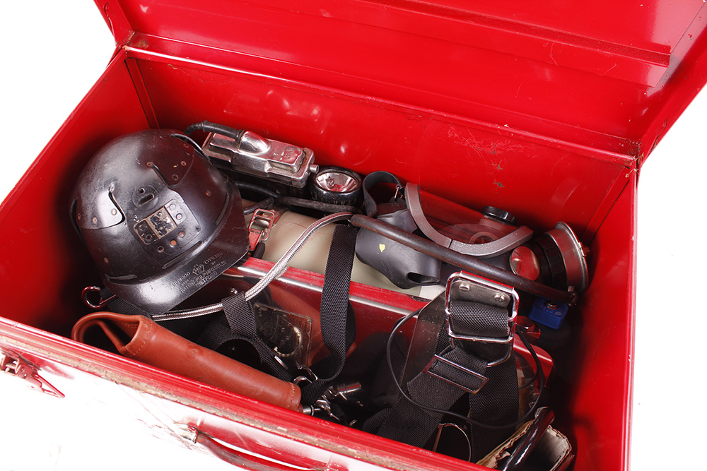 Siebe Gorman Airmaster vintage breathing apparatus, in red steel transport box with instruction