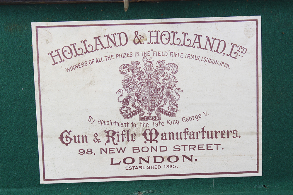 Red leather gun case, handle to hinge side, Holland & Holland trade label, green baize lined - Image 2 of 3