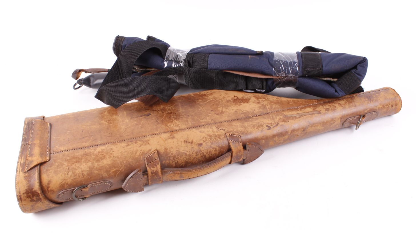 A good leather leg o'mutton gun case for up to 28 ins barrels,