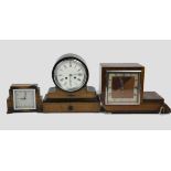 Collection of 20th century English mantle clocks, including a mahogany cased electric mantel clock