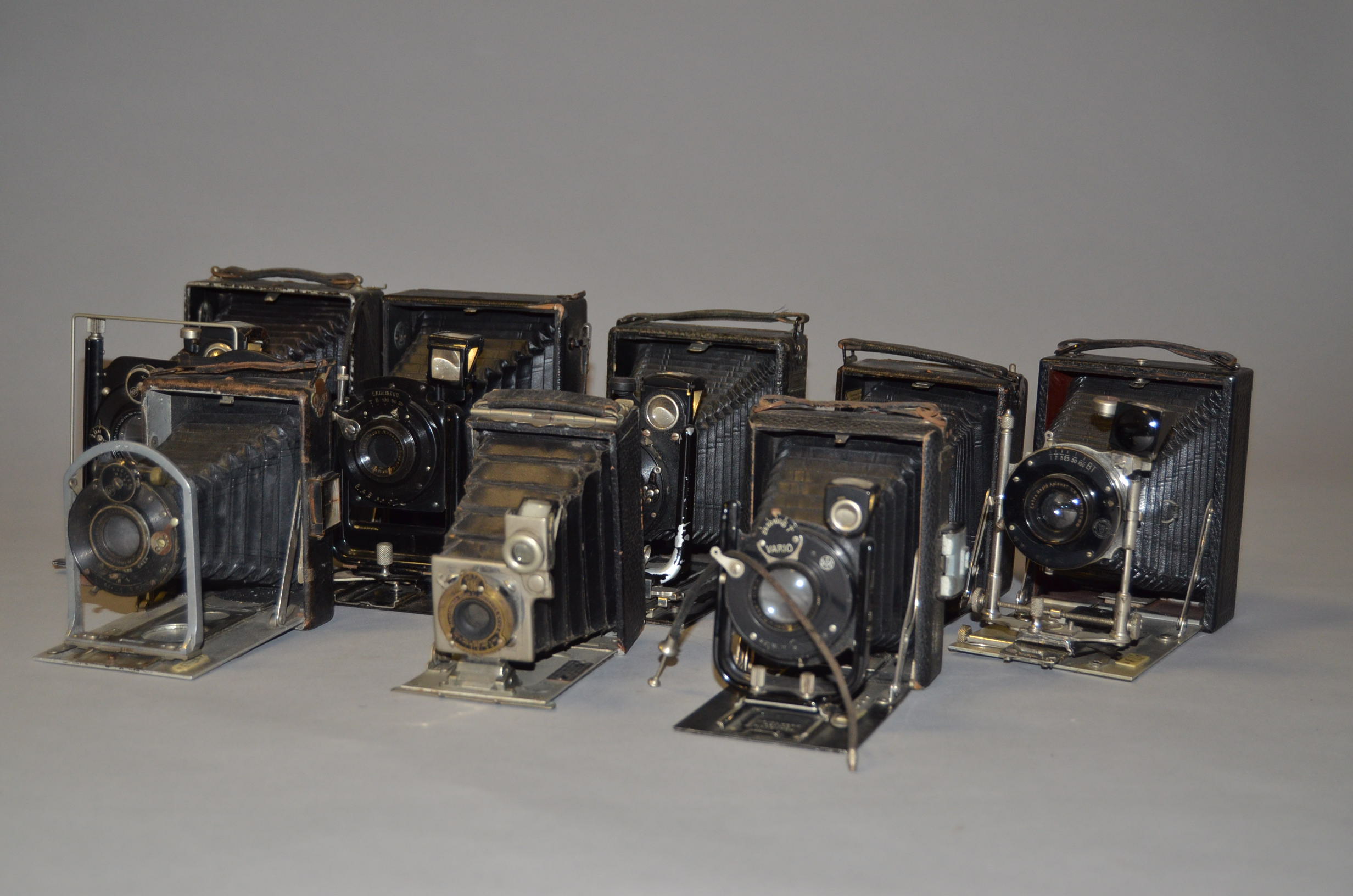 A Tray of Folding Plate Cameras, including Contessa-Nettel, Countess, Ernemann, Orion-Werk Rio