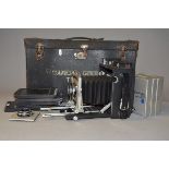 A Graflex Crown Graphic 4" x 5" Press Camera, serial no 940236, condition G, Schneider-Kreuznach