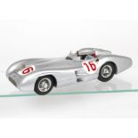 CMC 1:18 Mercedes-Benz W196R 1954/55 Streamliner body, No.M-057, limited edition, Racing Number