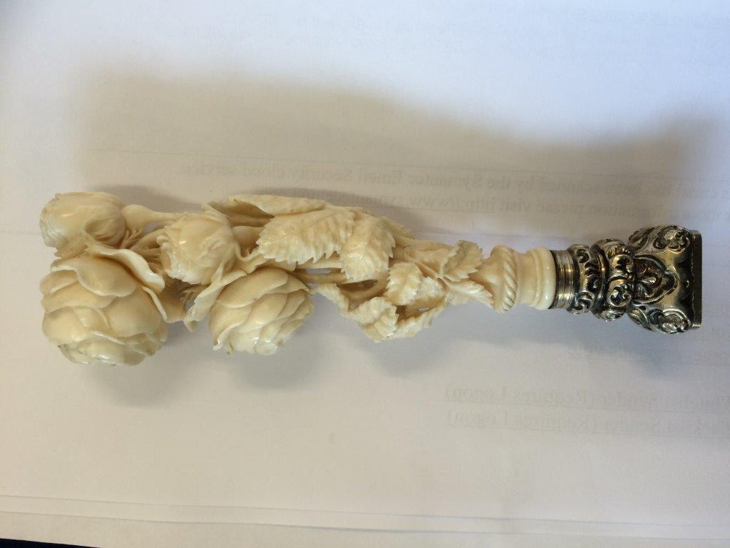 A 19th Century French carved ivory and silver desk seal, the handle carved as a bouquet of roses, - Image 4 of 7