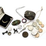 A small collection of jewellery, including a 14k marked crescent moon brooch set with three clear