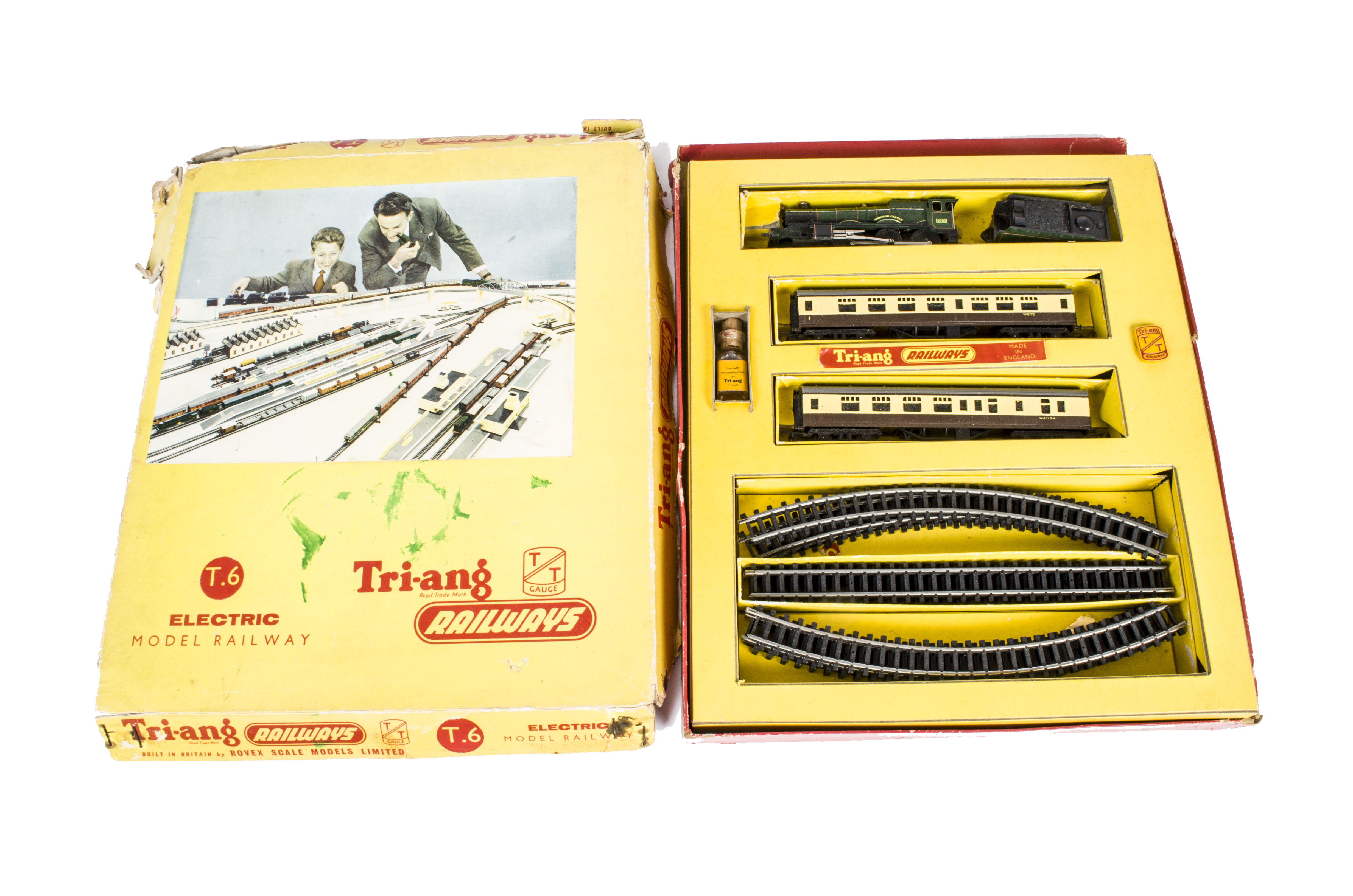 Tri-ang TT Gauge T6 Train Set, comprising BR green 'Windsor Castle', two BR WR coaches, oil