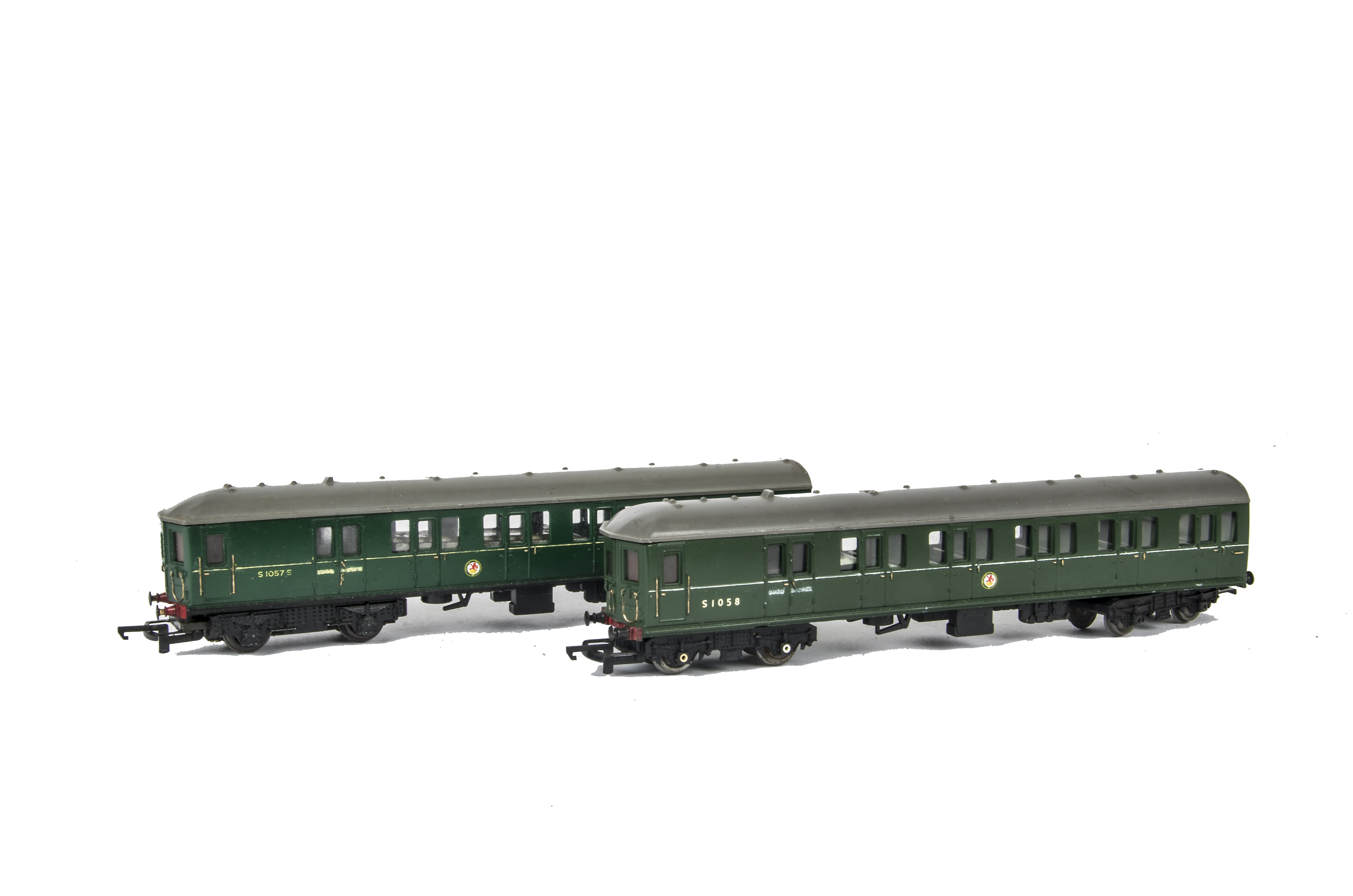 Tri-ang 00 Gauge SR green EMU Power and Trailer cars repainted and converted to 3-rail operation