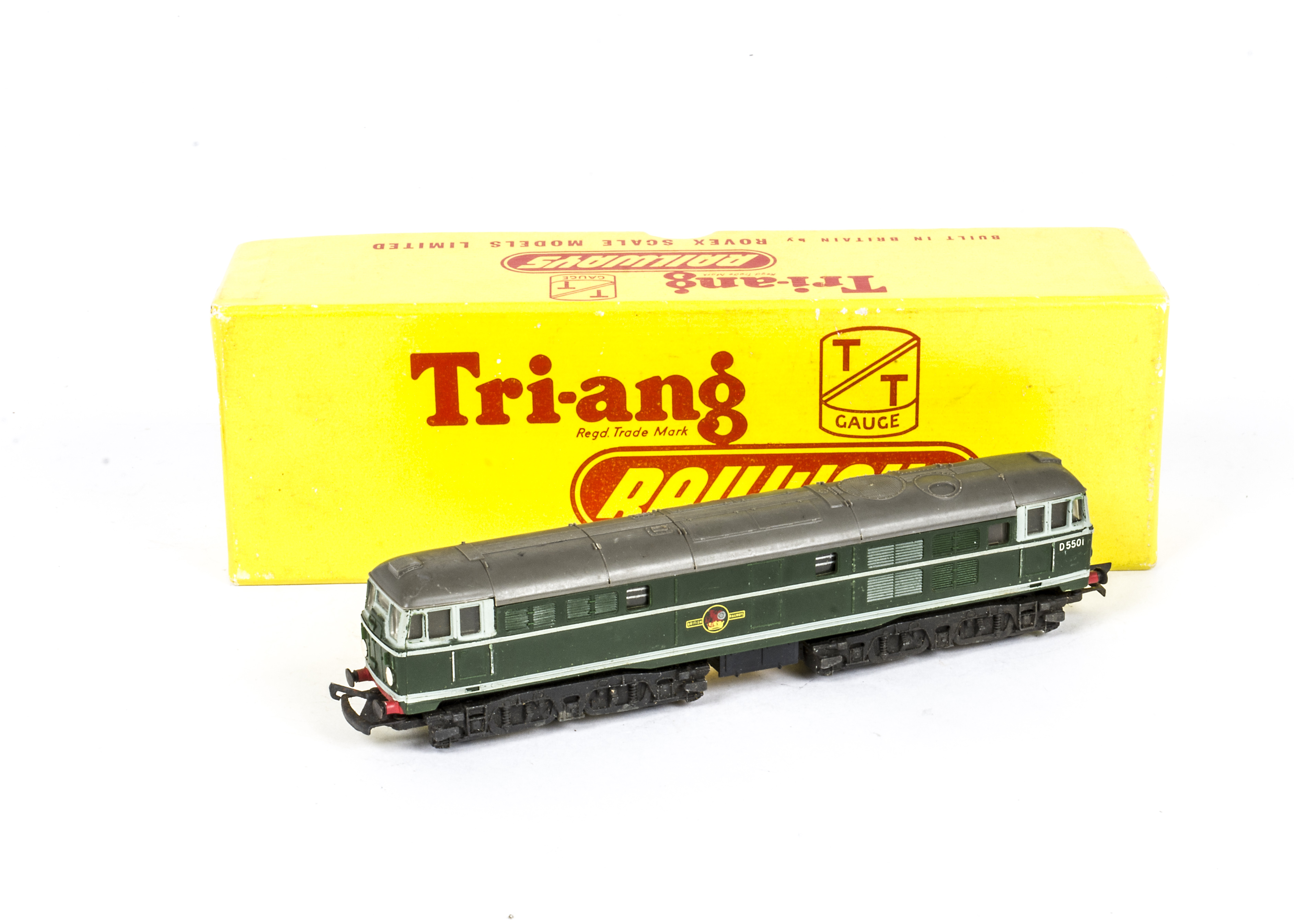 Tri-ang TT Gauge T96 BR green A1A A1A Diesel Locomotive, both in original lift-off boxes, E, boxes