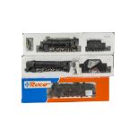 Roco HO Gauge Steam Locomotives, boxed trio including locomotives and tenders, 04126 F, Class 150-