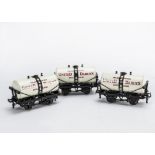 An ACE Trains 0 Gauge Milk Tank Wagon Set 'A', containing 3 'United Dairies' tank wagons, all E,