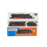 Roco HO Gauge Steam Locomotives, boxed trio comprising locomotives and tenders, 04119B BR 01 01147