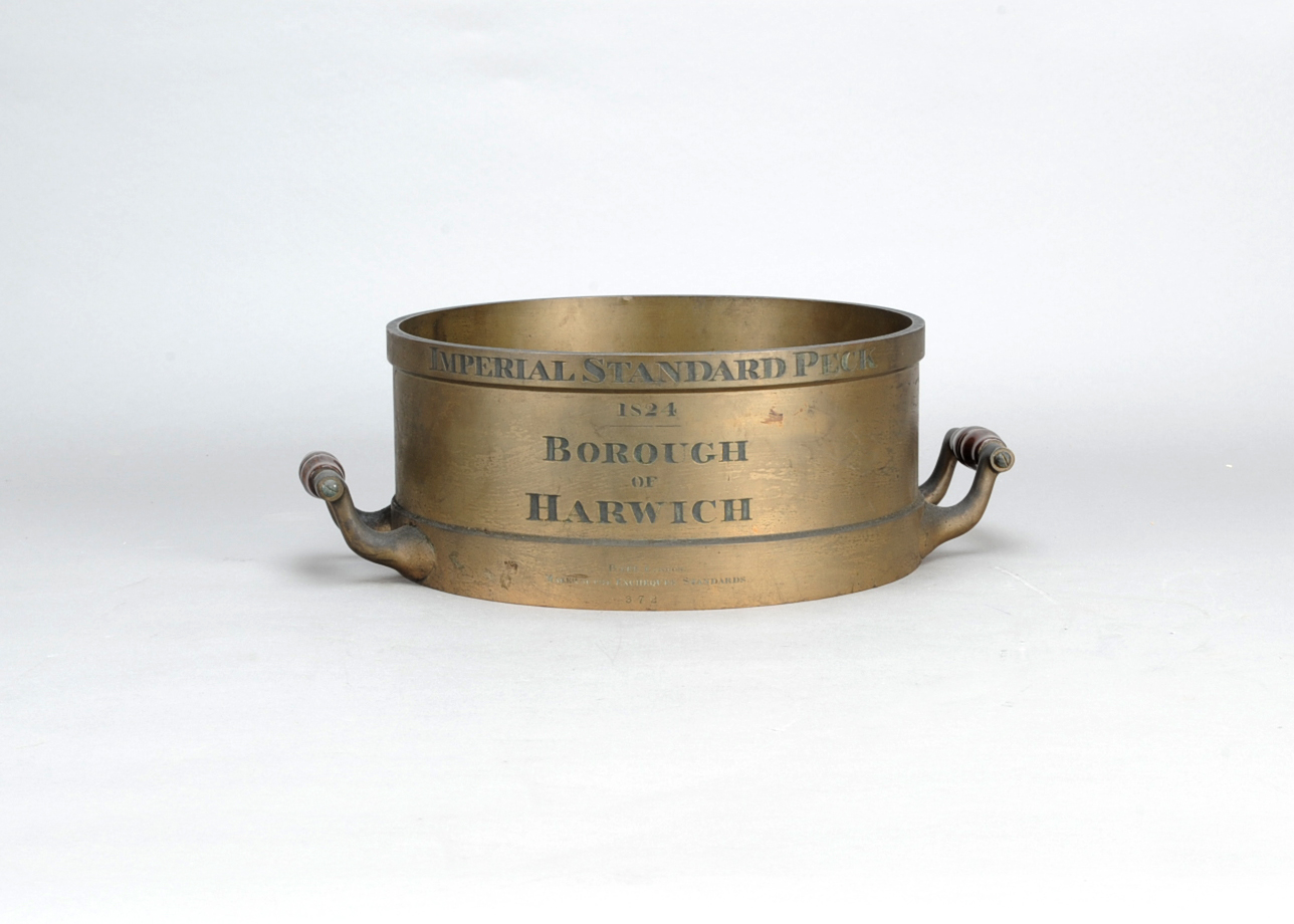 An early19th Century part-set of Robert Bate 'Borough of Harwich' brass 1824 Standard Measures, - Image 3 of 4