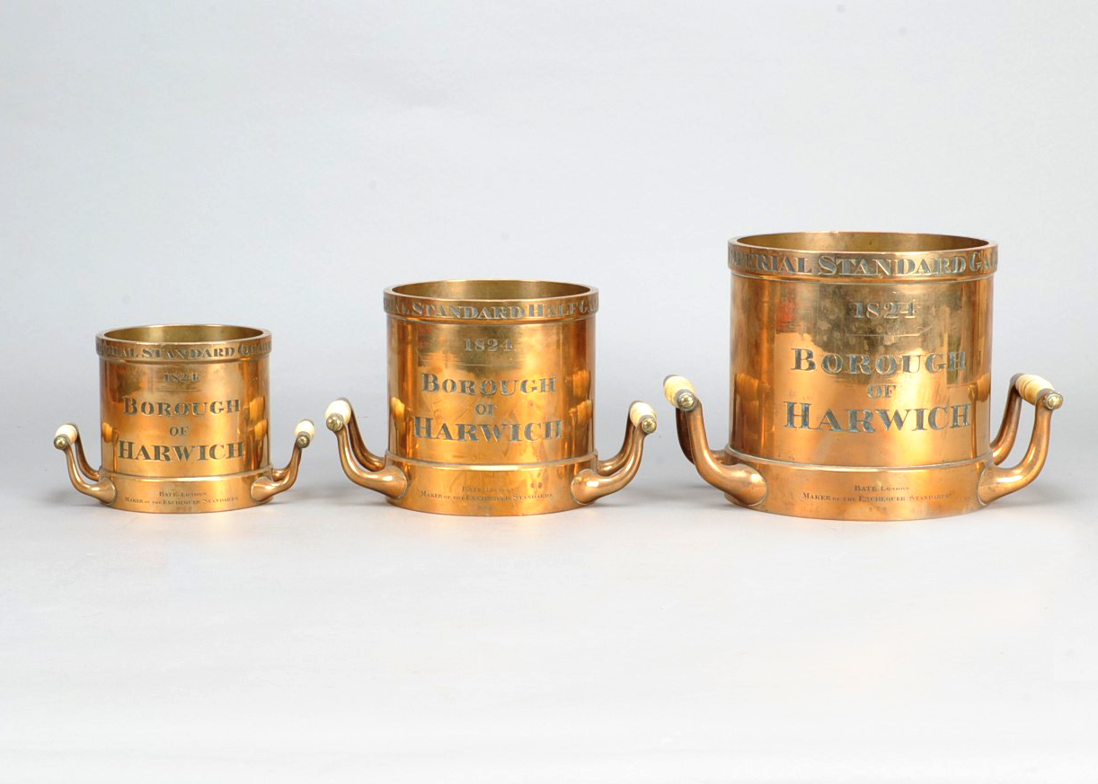 An early19th Century part-set of Robert Bate 'Borough of Harwich' brass 1824 Standard Measures, - Image 4 of 4