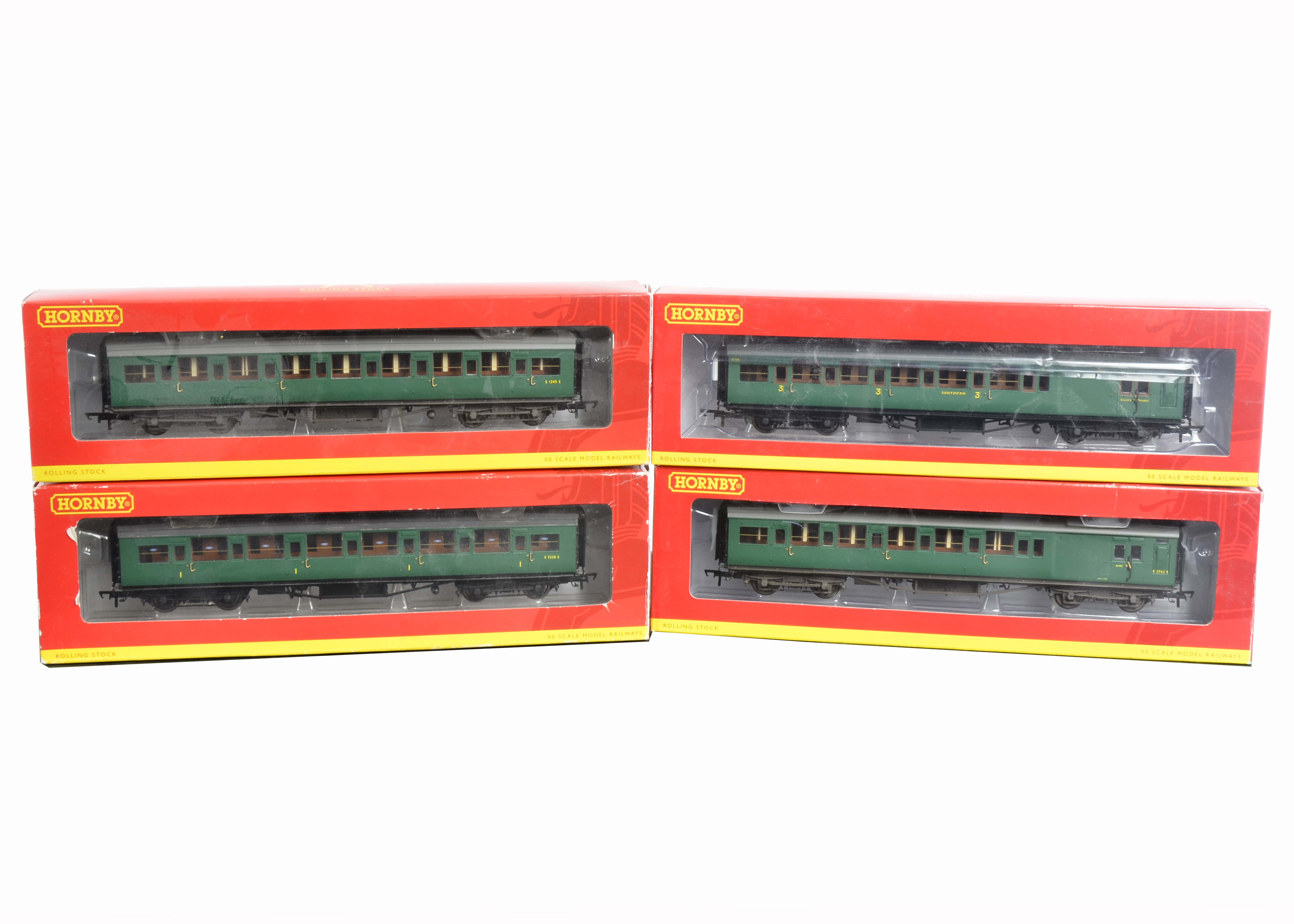 Hornby China 00 Gauge BR/SR Maunsell Coaches, a boxed group comprising BR R4339B/ R4346B 6