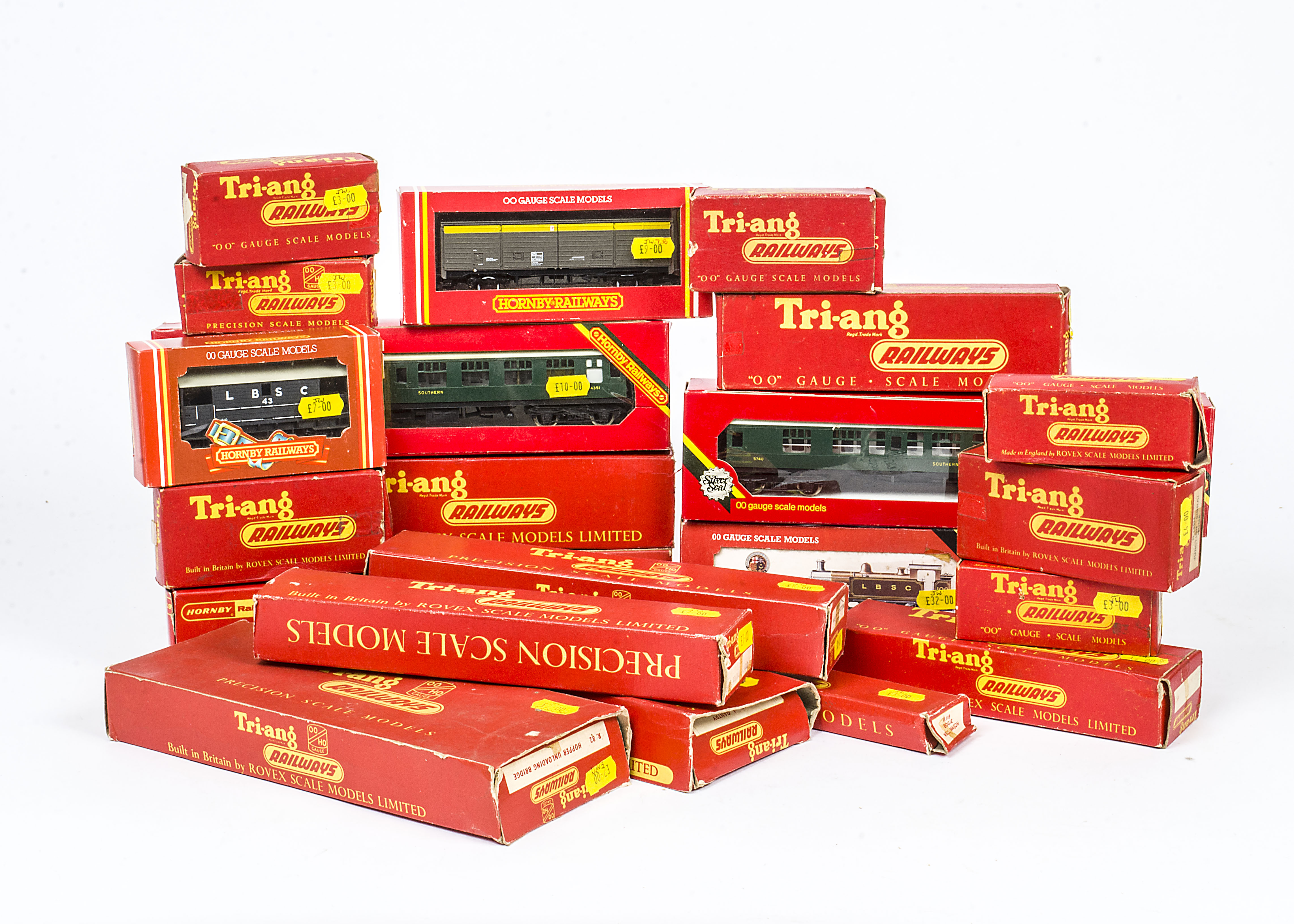 Tri-ang and early Hornby 00 Gauge Locomotive Coaches and Rolling Stock and Accessories, Tri-ang,