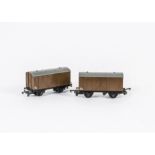 A pair of Tri-ang TT Gauge T79 Fruit Vans with grey roofs, unboxed, VG-E (2)