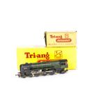 Tri-ang TT Gauge T97 Britannia Class 'Britannia' Locomotive and Tender, with solid spoked wheels, in