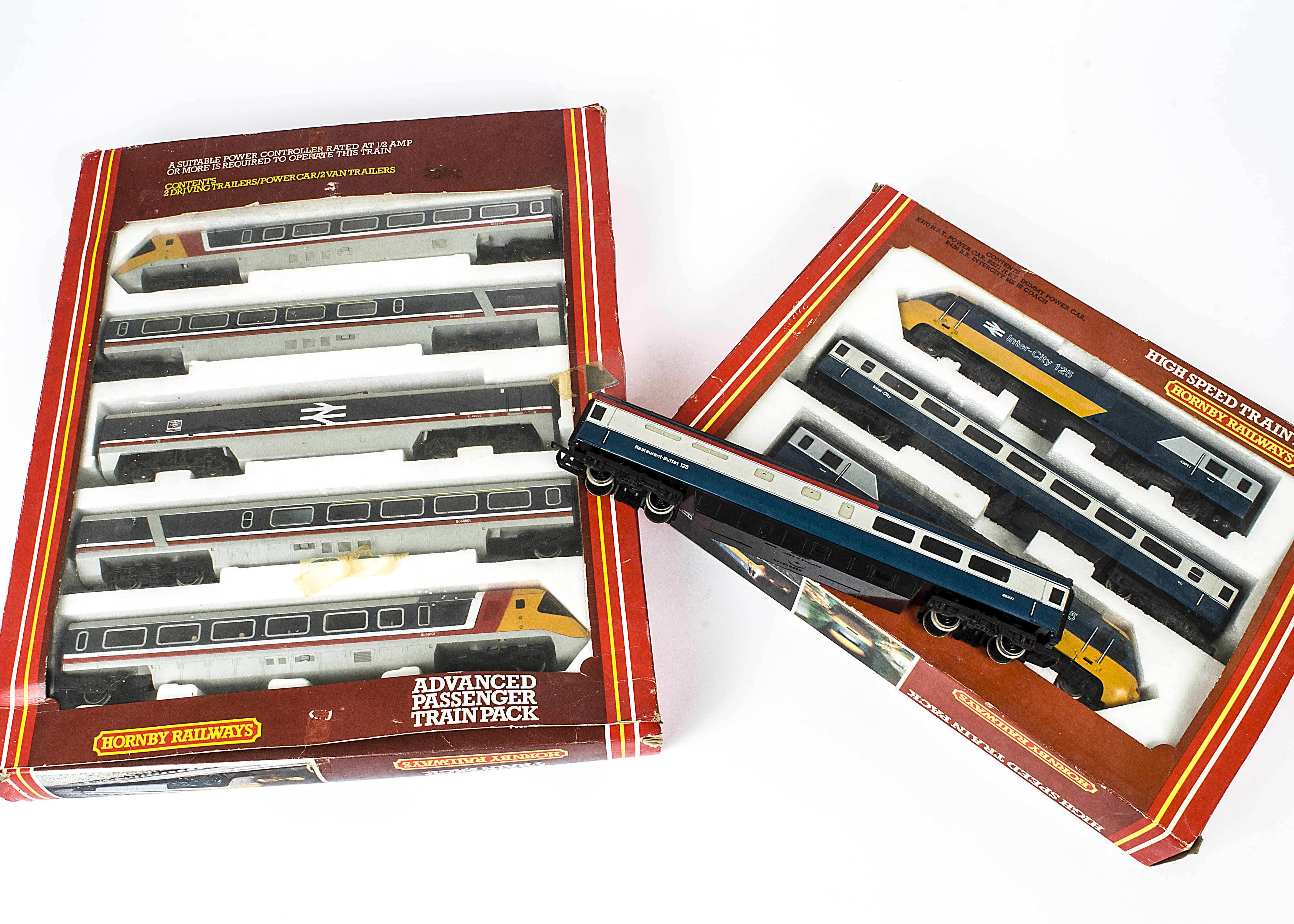 Hornby (Margate) APT and HST Train Sets, R794 Advanced Passenger Train Pack 5-Car set with