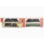 Lima N Gauge Irish Steam Locomotives and Coaches, boxed locomotives comprising Lima 22 0219 CIE J