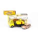 Dinky Toys 970 Jones Fleetmaster Cantilever Crane, yellow body, black chassis, white crane, in