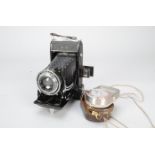 A Zeiss Ikon Nettar 516/2 6 x 9cm Folding Camera, with a Novar-Anastigmat 11cm f/4.5 lens and a Klio