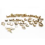 A quantity of 9ct gold earrings, 38g