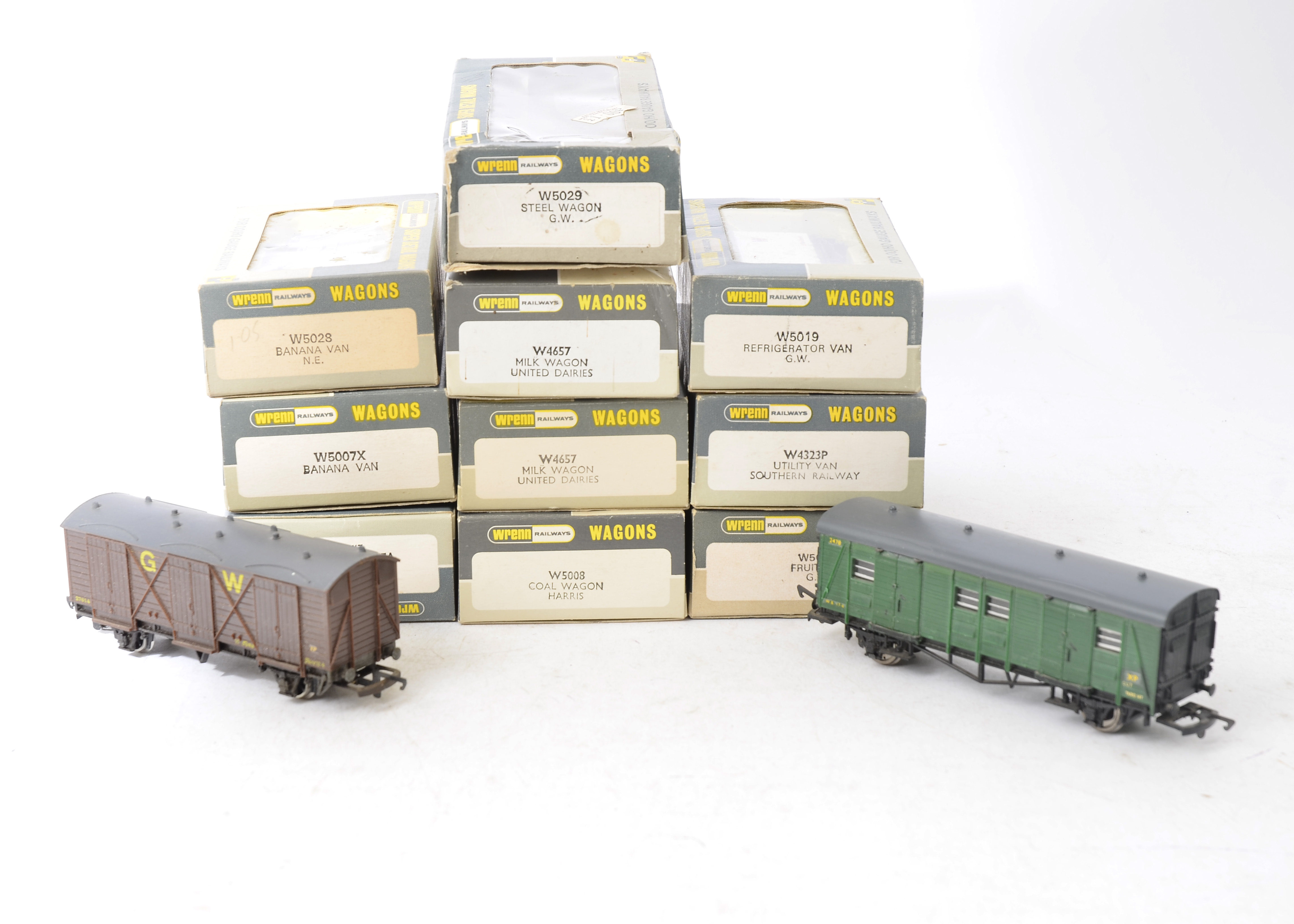 Boxed Wrenn 00 Gauge Freight Stock, most appear to be in original boxes, including GW fruit van,