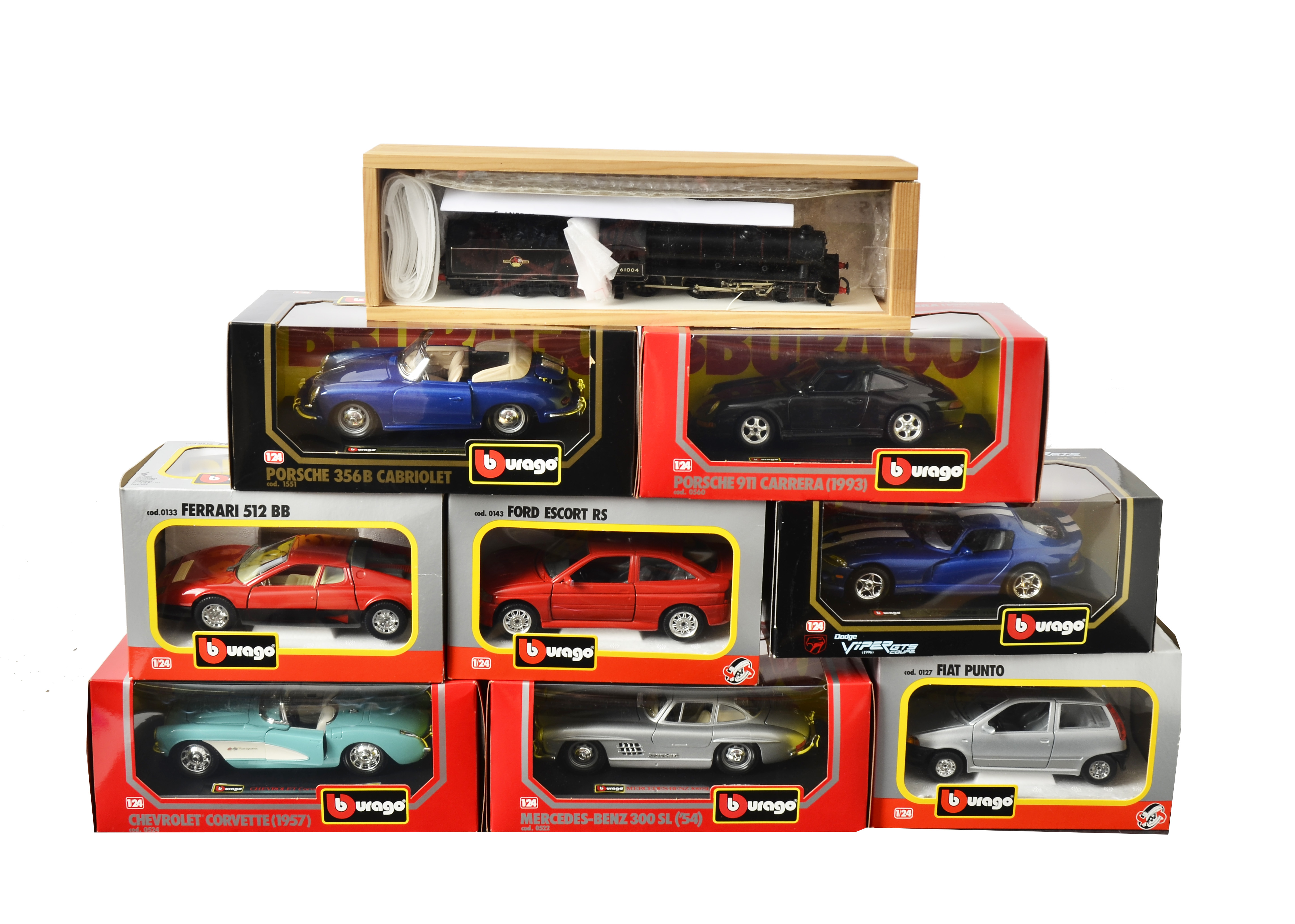 Burago 1:24 Scale Cars, a boxed collection of vintage and modern vehicles, including Ferrari (4),