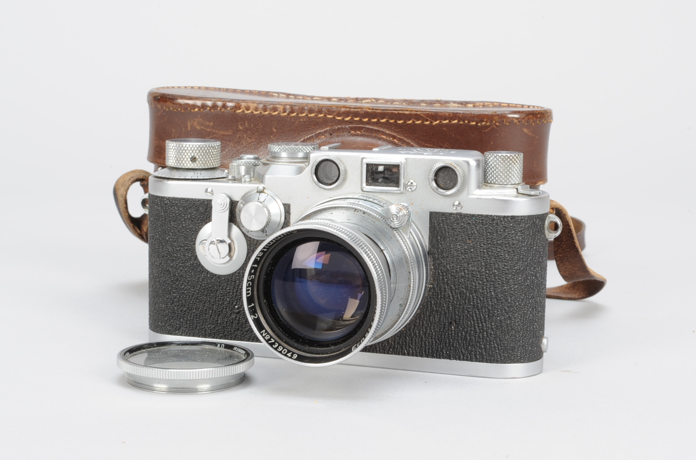 A Leica IIIc Camera serial no. 497013, 1950, shutter working, self-timer working, crinkling in