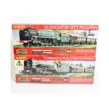 Hornby 00 Gauge Pullman Train Sets, R1177 Gloucester City Pullman, comprising BR green Class 8 71000