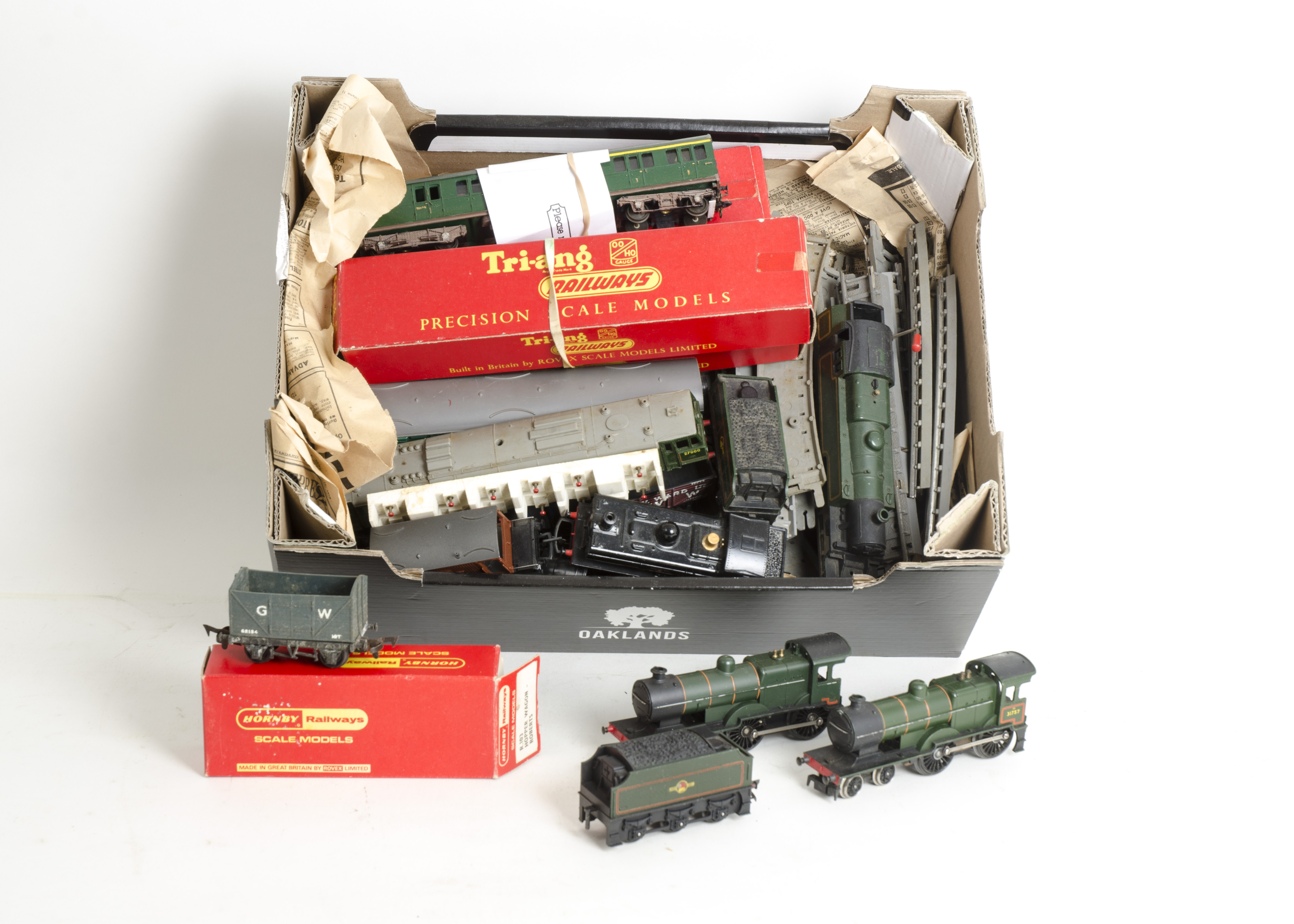 Tri-ang OO Gauge Trains and Components, BR green L1 class locomotives and tenders (2), BR green '