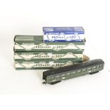 Hornby-Acho HO Gauge Rolling Stock, five SNCF green coaches (2 no 733 and 3 no 734), 1 Wagons-Lits