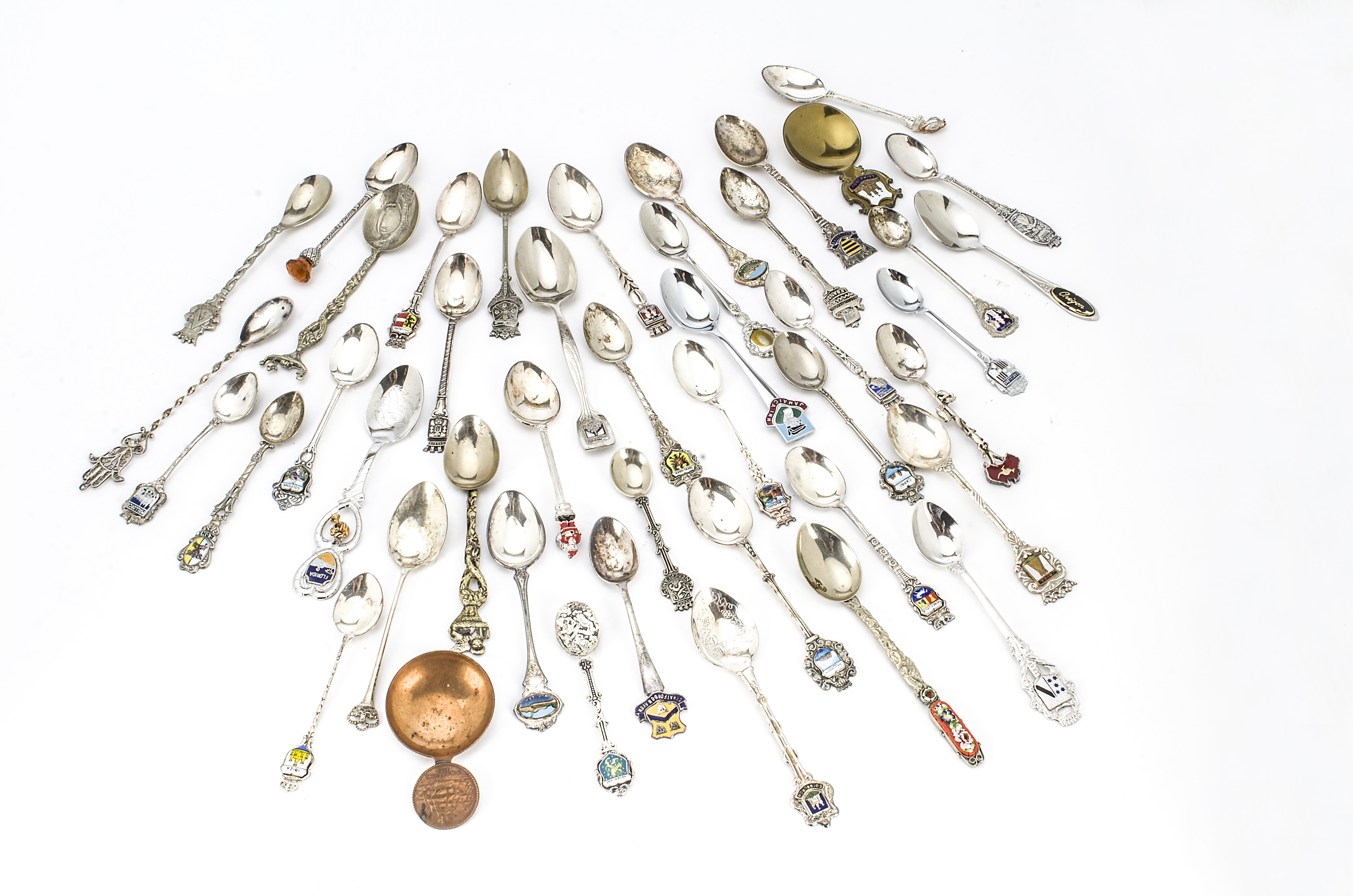 A small collection of silver and silver plate, including a silver napkin ring and gilt spoon, and - Image 3 of 3