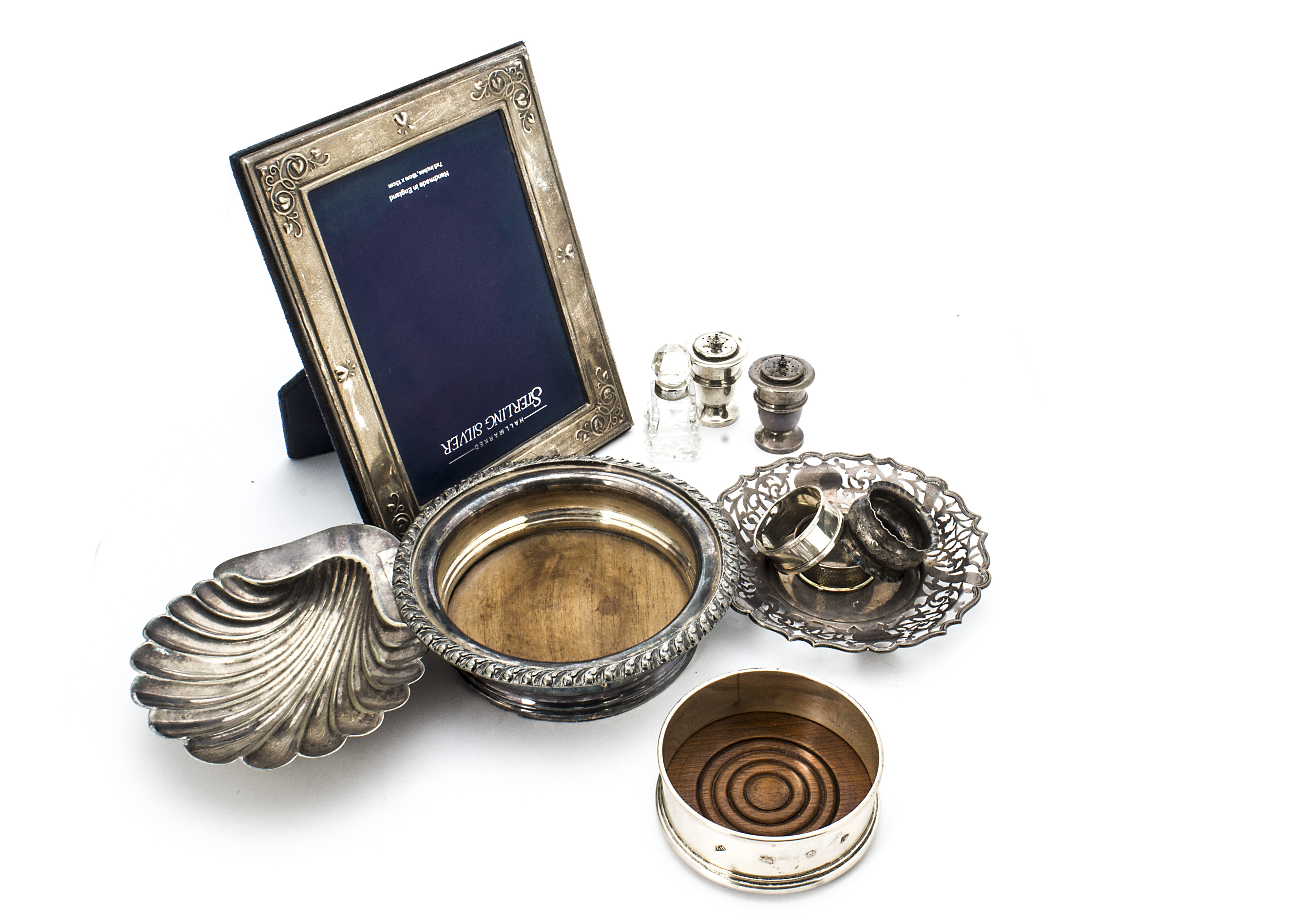 A collection of Victorian and later silver and plated items, including a set of six teaspoons, a - Image 2 of 2