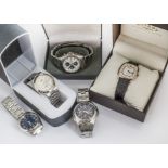 Five modern gentlemen's wristwatches, including a boxed Seiko 7T32-7J58 HR2, a boxed Rotary rose