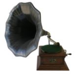 Horn gramophone, Victor V talking machine with Victor Export Exhibition soundbox, later (type 32 )