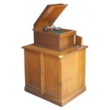 Table grand gramophone, with cabinet: an HMV Model 6b (TBO), with 10-inch turntable, motor-in-horn ,