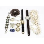 A quantity of 20th & 21st Century costume jewellery, including necklaces, bracelets, brooches, two