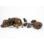 A quantity of dog and bear related collectables, to include a carved hardstone dogs head, large