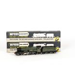 Wrenn 00 Gauge Castle Class Locomotives and Tenders, W2222 GW green 7002 'Devizes Castle', in