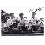 JOHNNY HAYNES Signed b/w postcard signed to the front by Johnny Haynes showing an image of Haynes