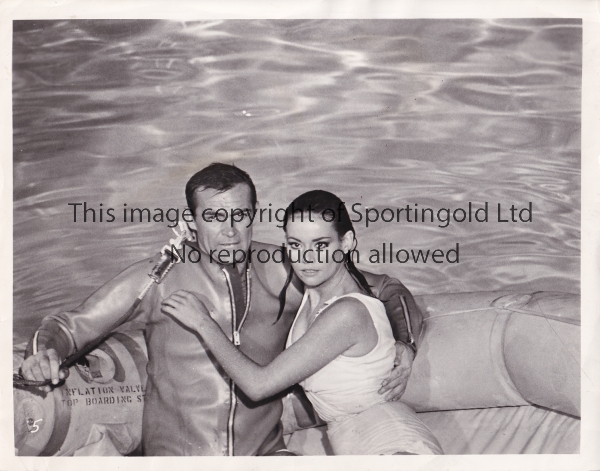 SEAN CONNERY Black and white Press photo of Sean Connery and Claudine Auger at the gaming table