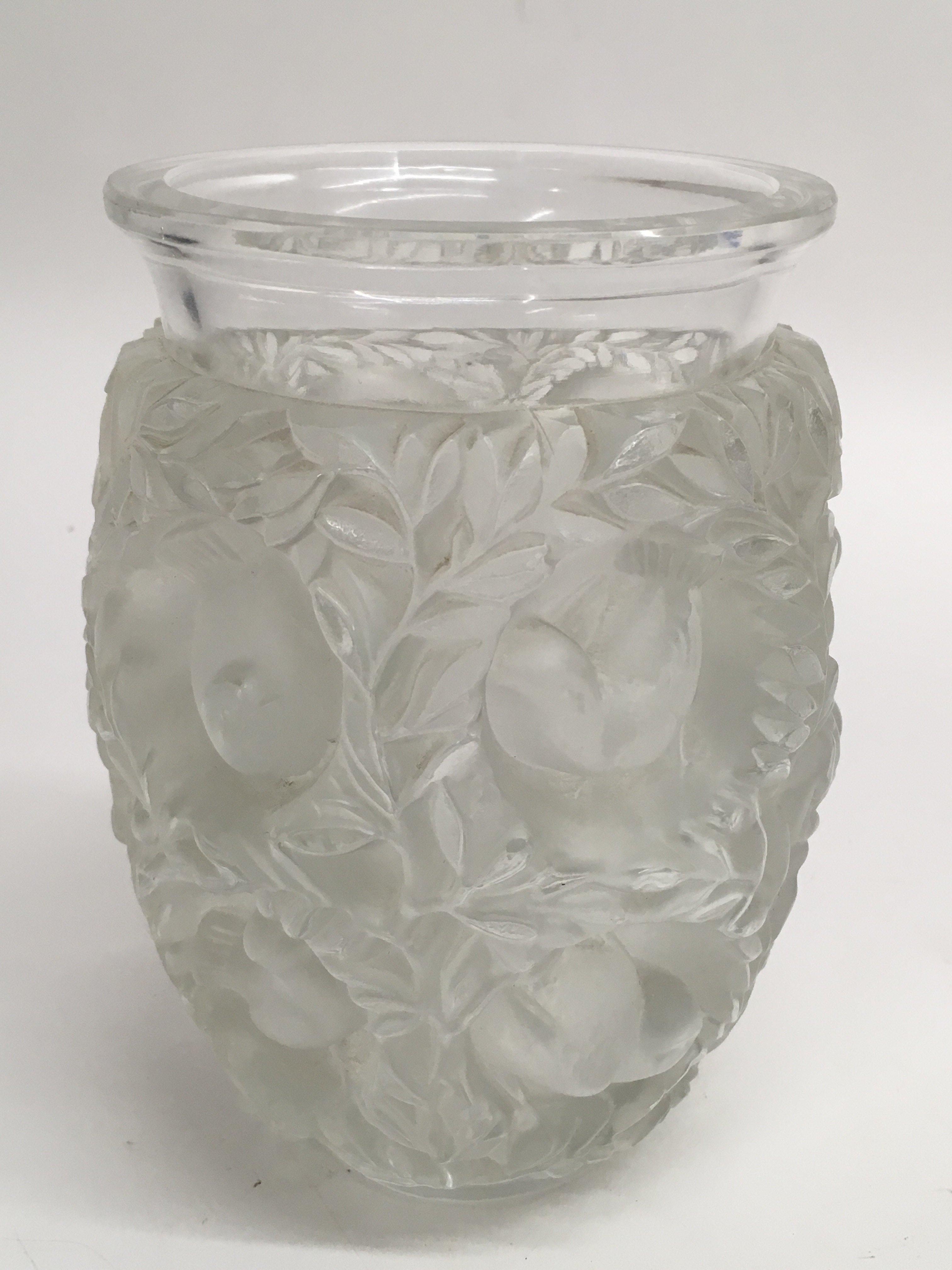 An R.Lalique 'Bagatelle' vase frosted glass vase p
