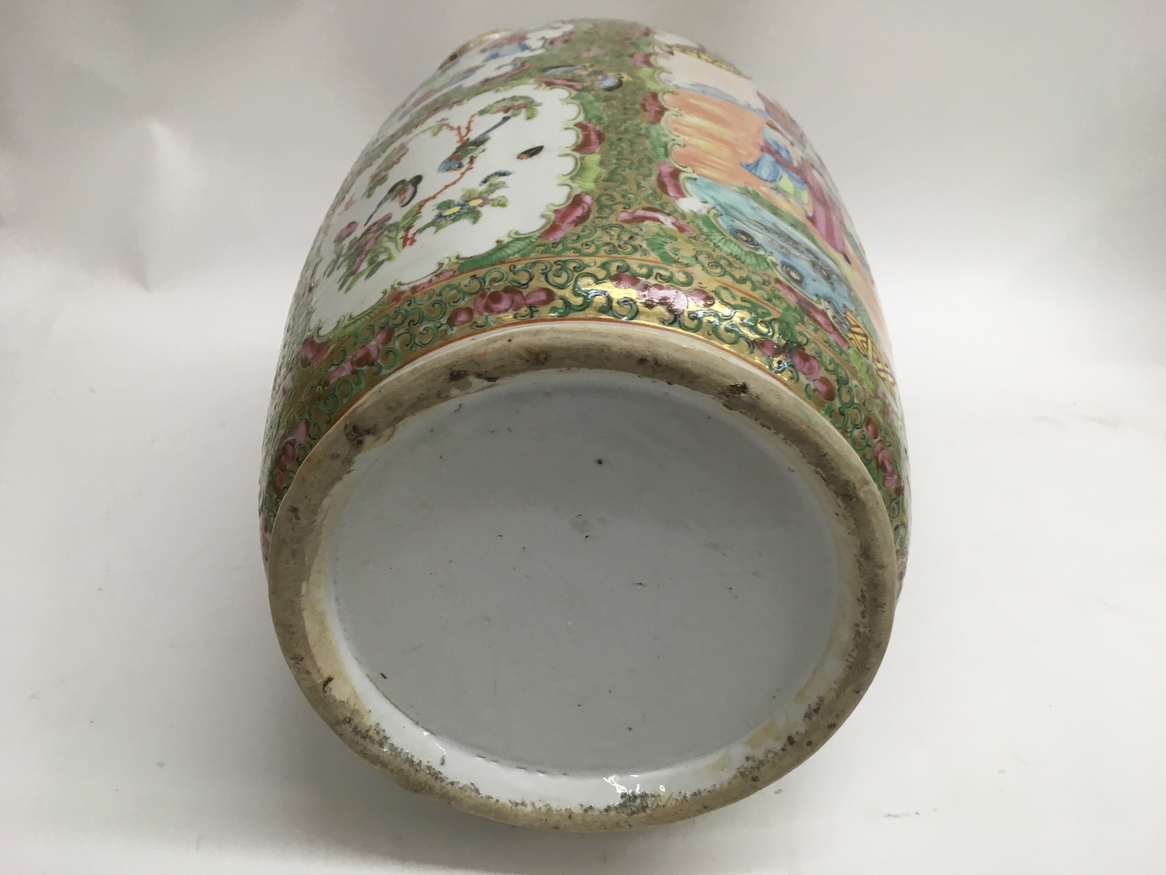 A Cantonese famille rose floor vase depicting figu - Image 5 of 5