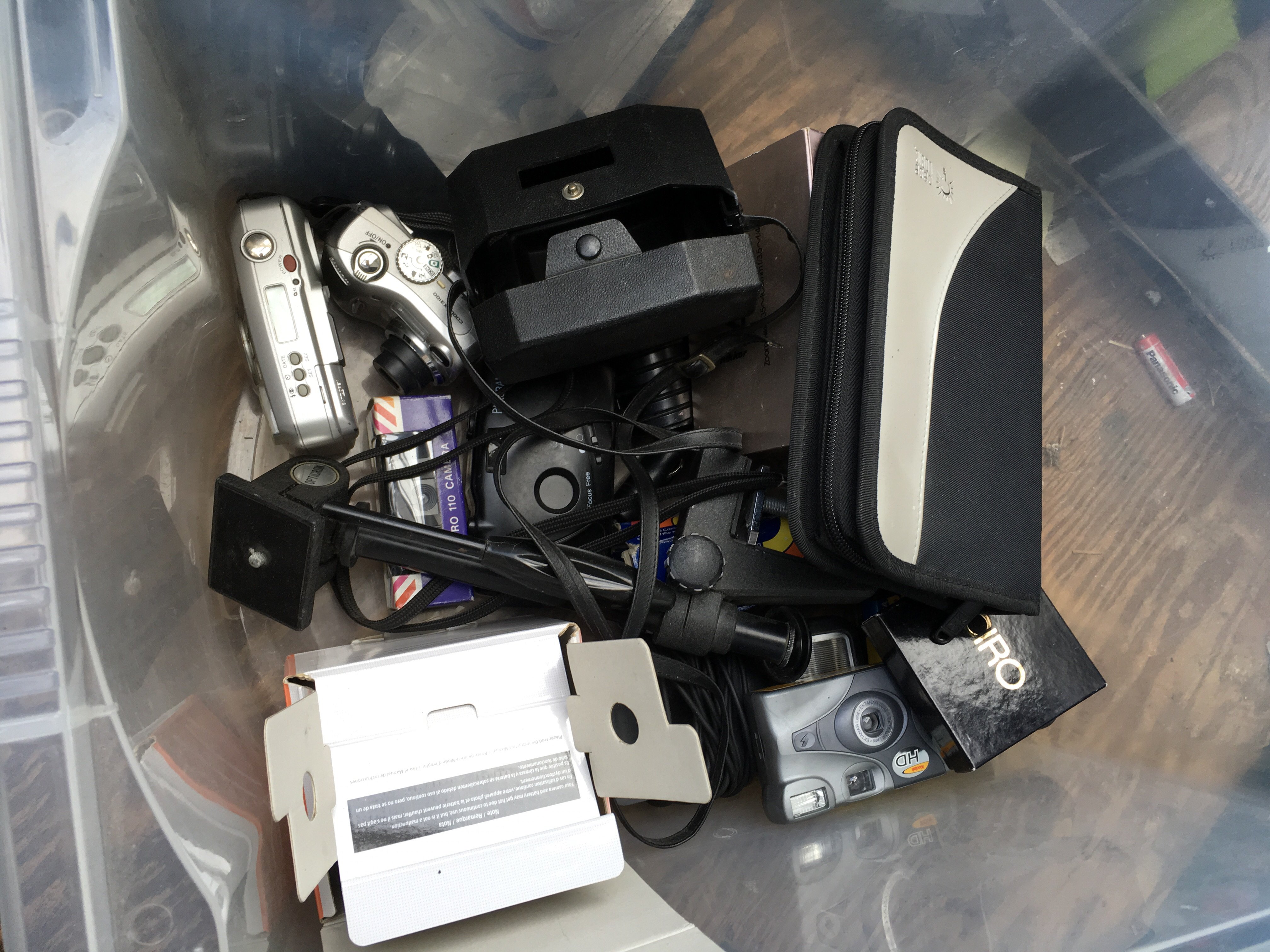 A box containing a collection of cameras and equip - Image 2 of 2